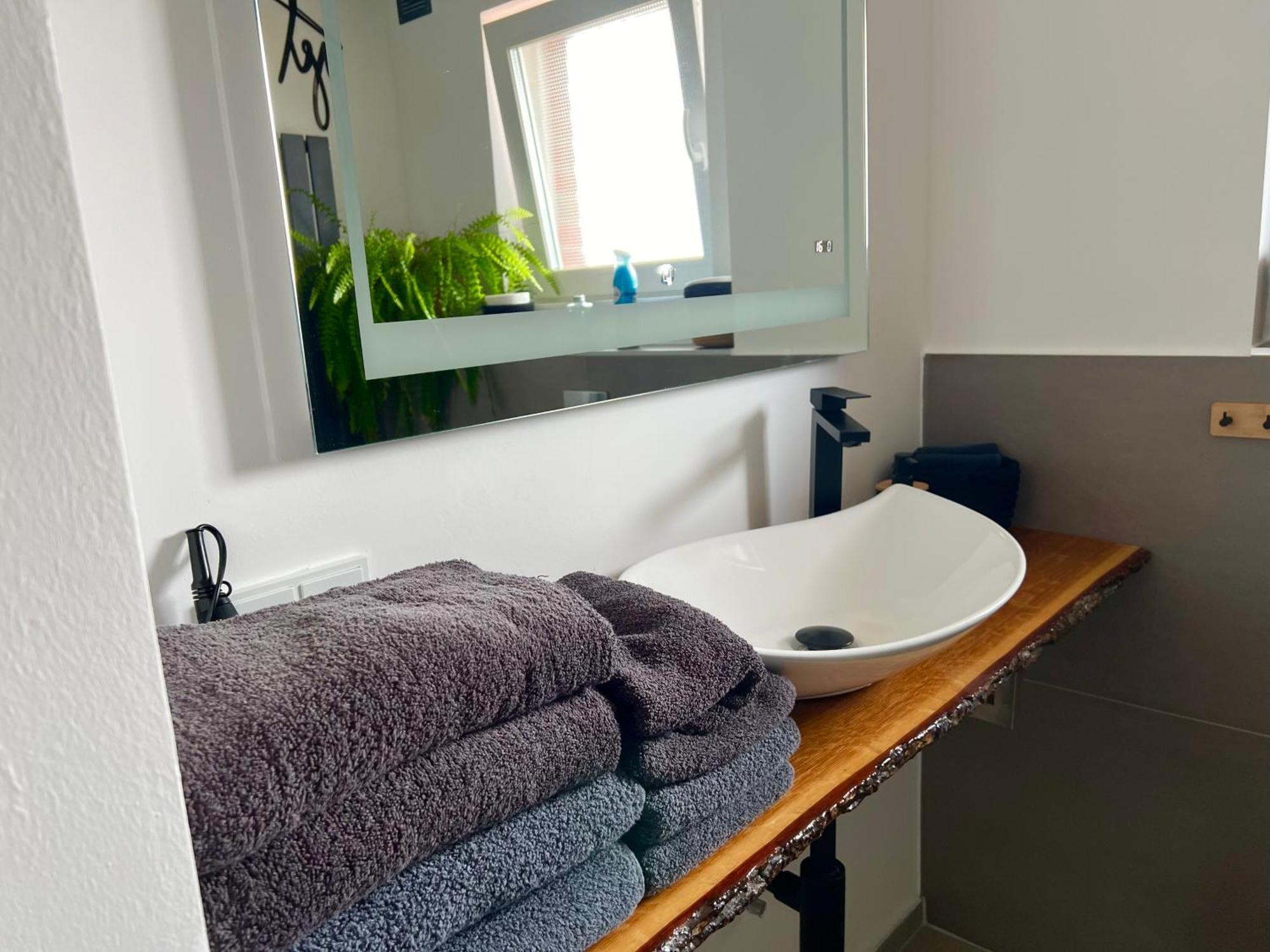 Elegante Apartment In Erftstadt Mit Balkon, Zentral, Bahnhof Nah, Phantasialand Bruehl Bei Cologne Exterior foto